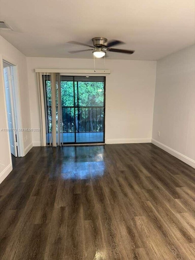 Photo - 605 Ixoria Ave Unit 15