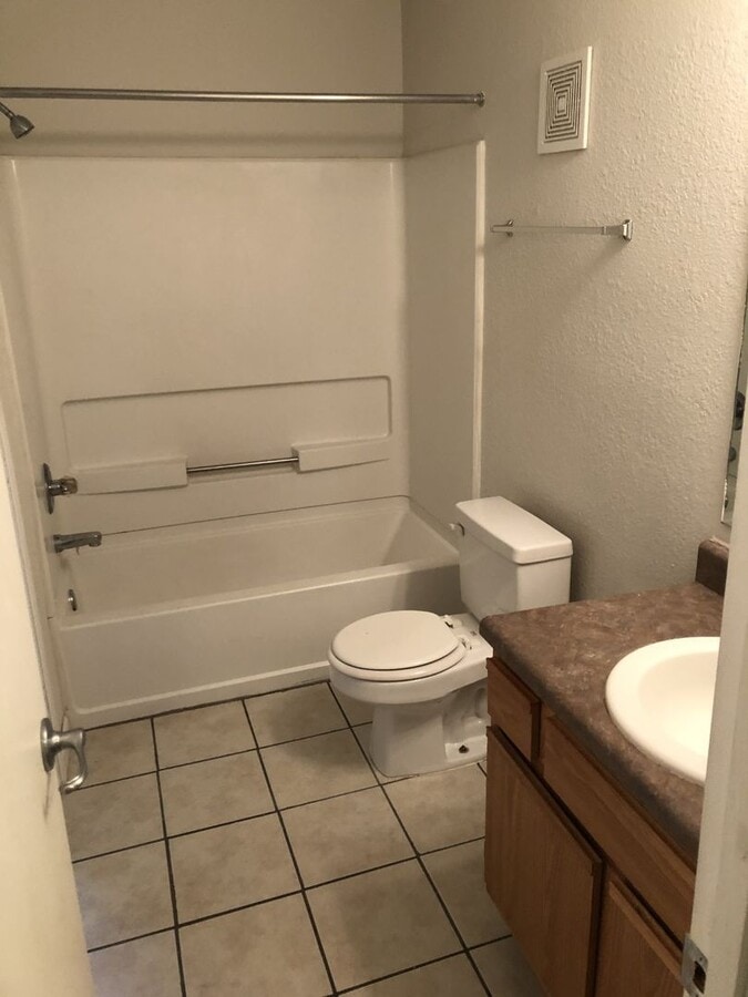Photo - Country Club Apartments