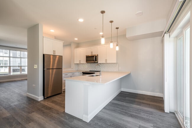 2BR, 2BA - 1,800SF