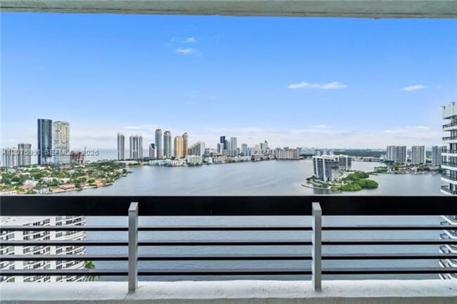 3530 Mystic Pointe Dr