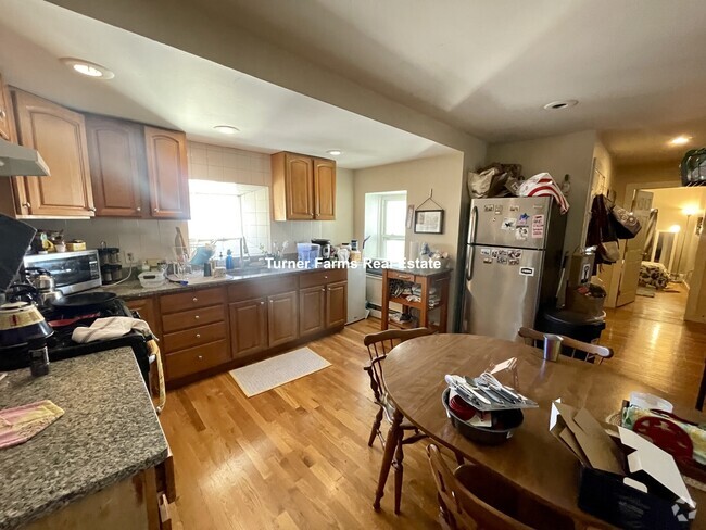 Building Photo - 41 Sewall St Unit 3 Rental