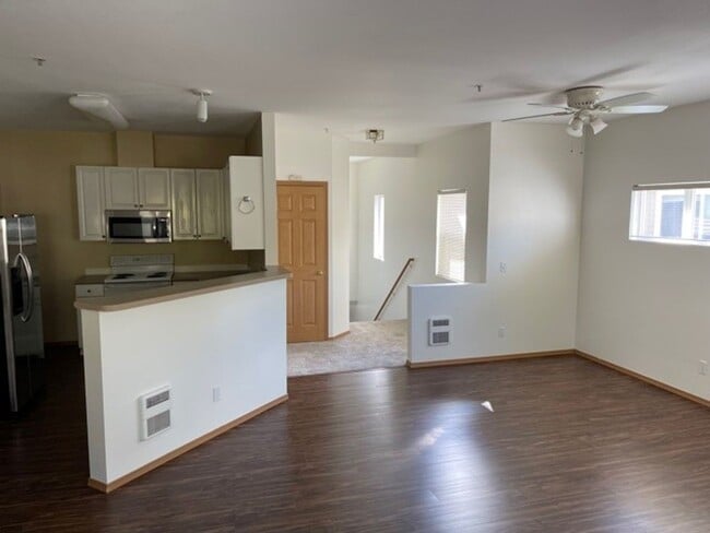 Photo - Beautiful Renton 3bd 2bath Townhome in Fairwood Neighboorhood!