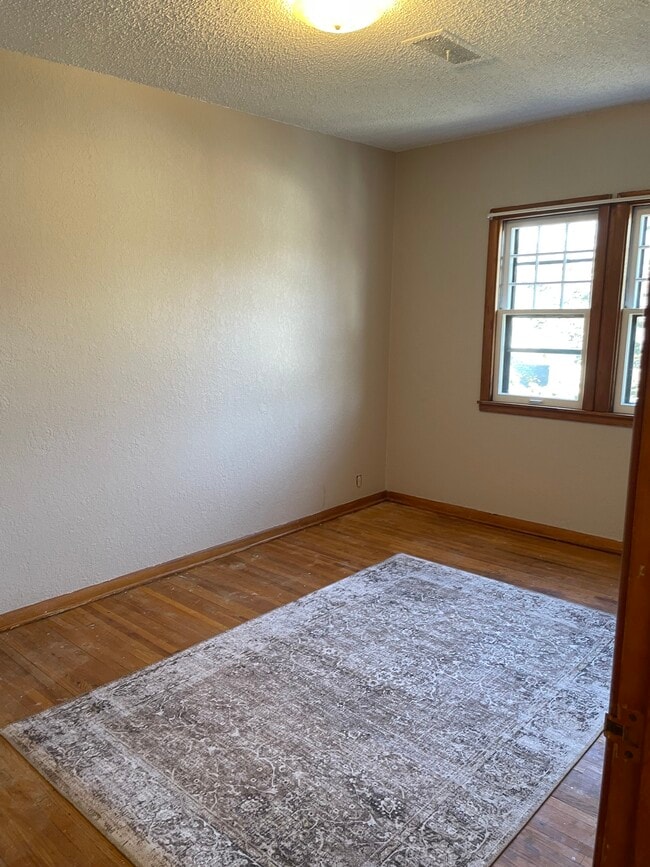 Photo - 551 7th St W Unit 1