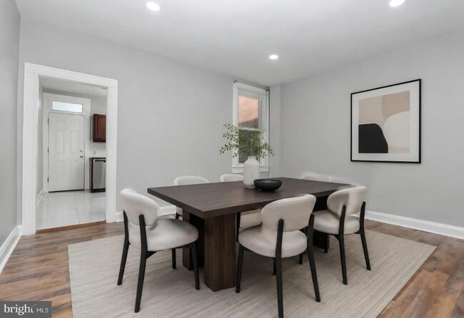 Photo - 2811 Mayfield Ave