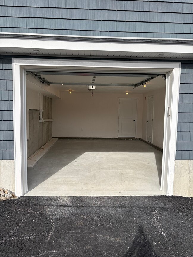 Photo - 93 Waterman Ave