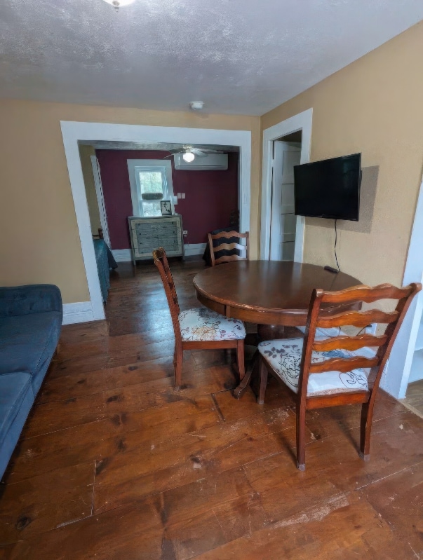 Photo - 119 S Rife St