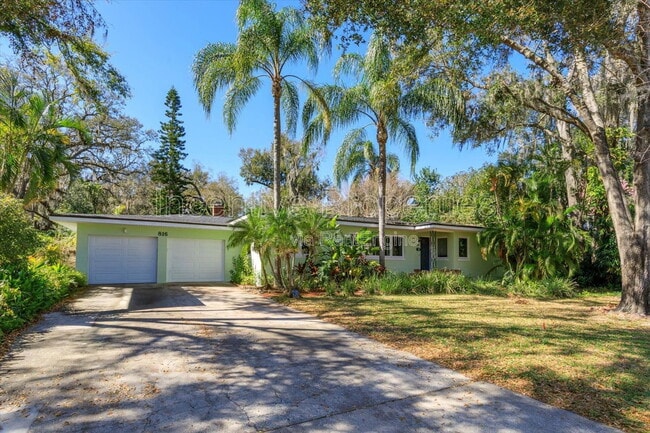 Photo - 816 Putnam Ave