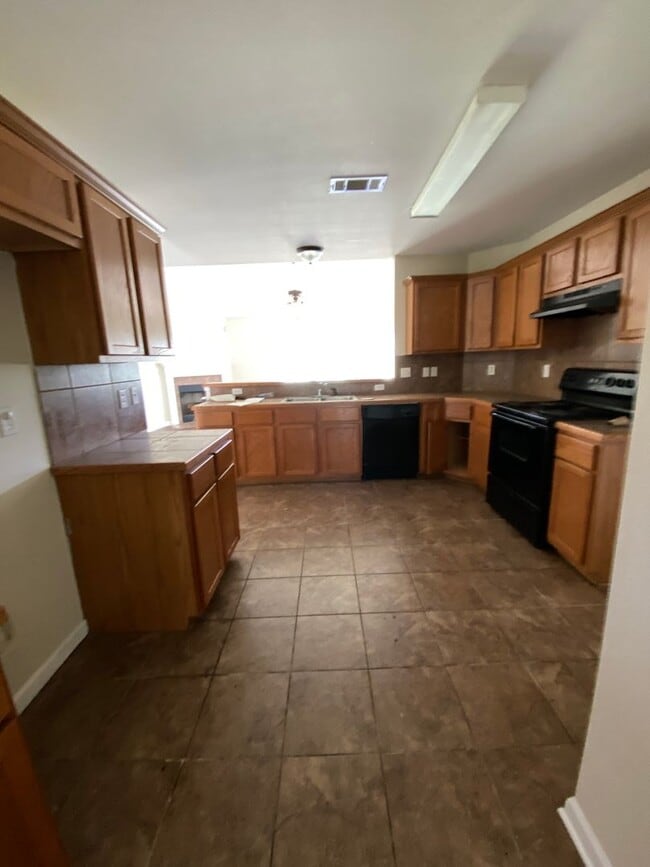 Photo - 5239 Hemingway Dr