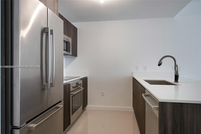 Photo - 488 NE 18th St Unidad 2506