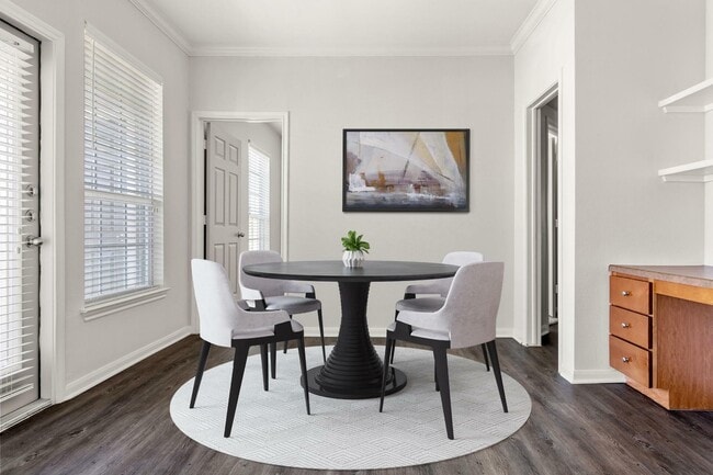 Stone Creek - Dining Area