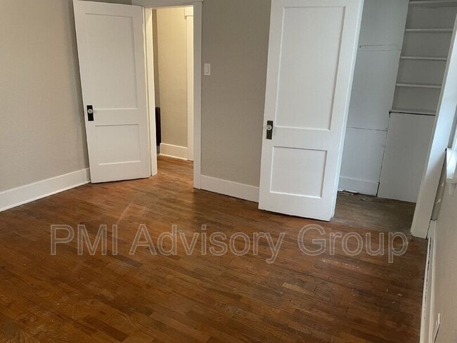 Photo - 2201 SW Huntoon St
