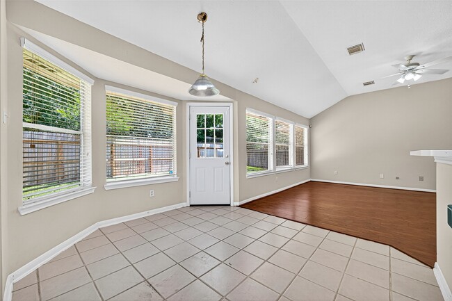 Photo - 815 Fairpark Ln