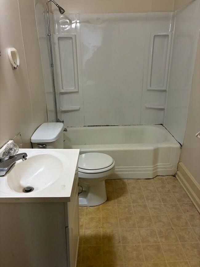 Photo - 1318 Forest Ave Unit B