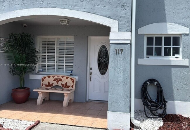 Building Photo - 2860 W 80th St Unit 117-12 Rental
