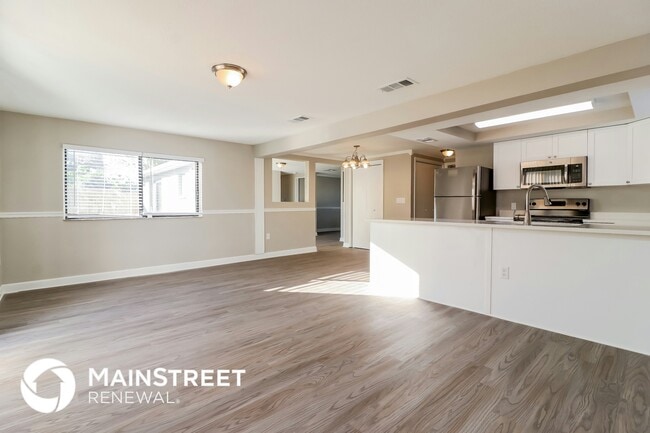 Photo - 6402 Bandura Ave