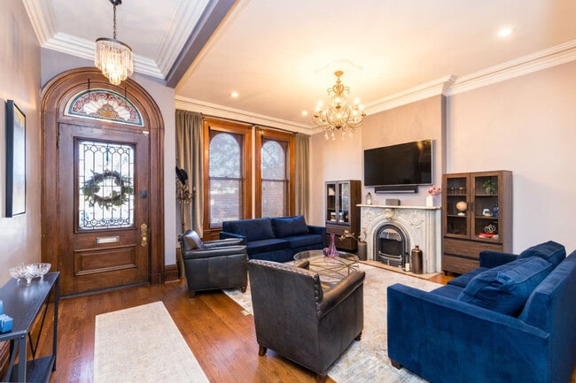 Photo - 215 W 9th St Unidad ID1056144P