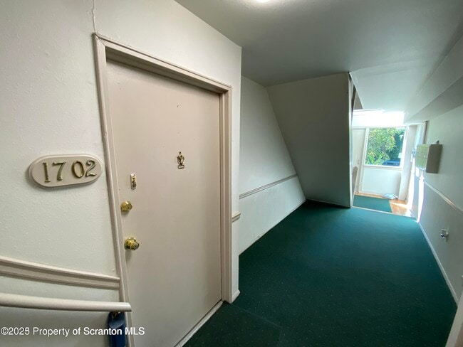 Photo - 1702 Summit Pointe