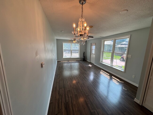 Photo - 6815 Curran Rd