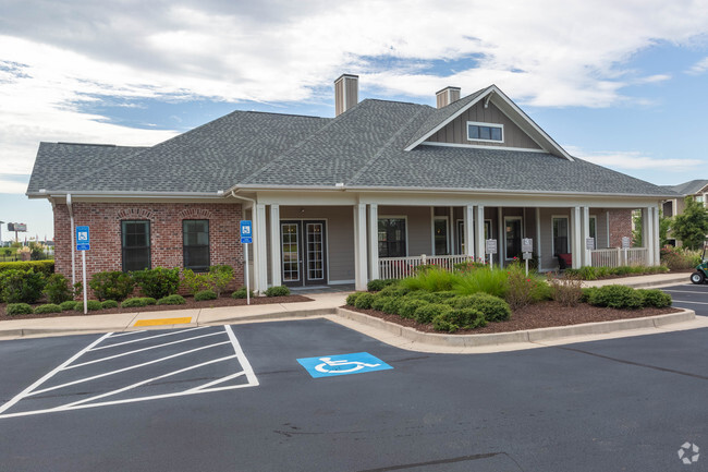 Building Photo - Gateway Crossing Rental