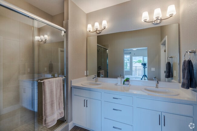 3BR, 2.5BA - 1,649SF