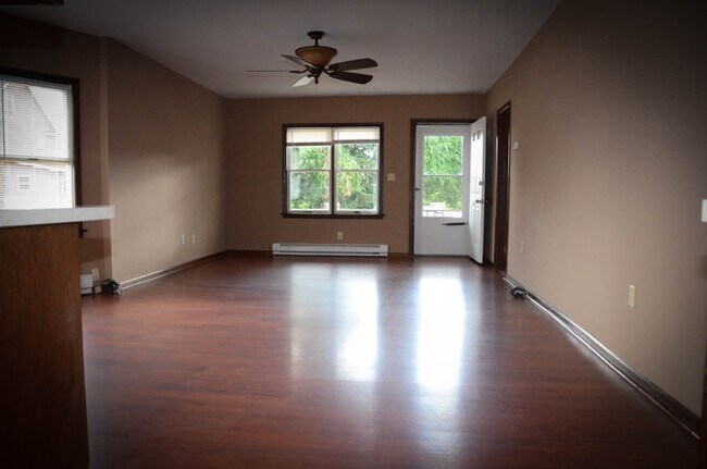 Photo - 105 S Apple St Unidad 1