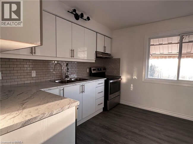 Photo - 73 FOURTH Avenue Unit# 2 Unité 2