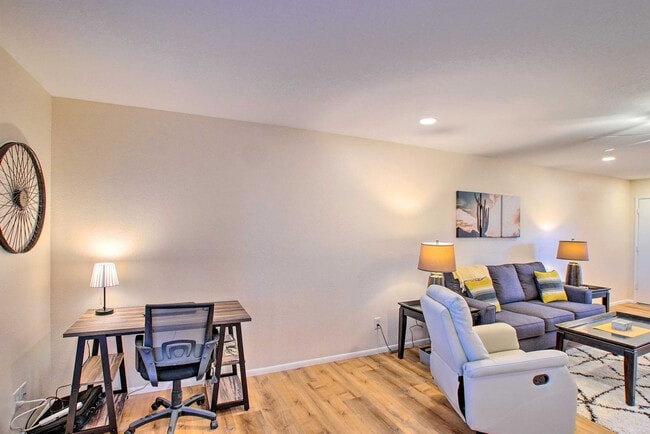 4303 E Cactus Rd Unit SI FL3-ID1546212P