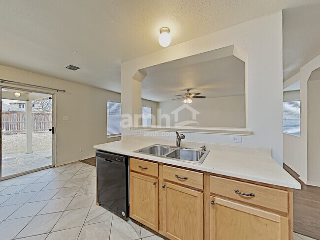 Photo - 9715 Woodland Pines