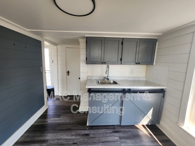 Photo - 228 S Walnut Ave Unit 4