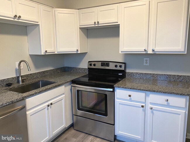 Photo - 4256 Buckman Rd Unit 27