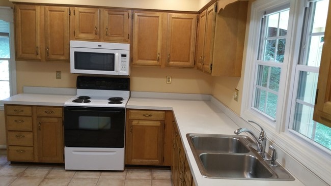 Photo - 30 Ferenvilla Dr