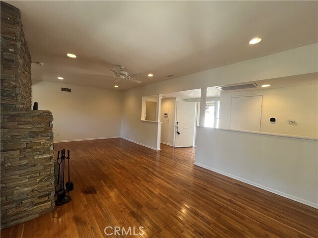 Photo - 7921 Owensmouth Ave