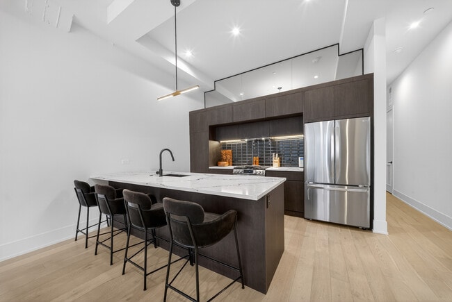 Building Photo - 318 W Grand Ave