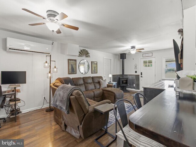 Photo - 9505 Lomax Rd