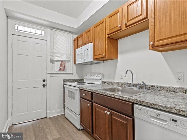 Photo - 1258 Simms Pl NE