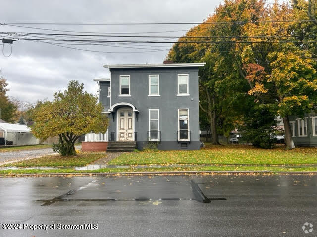 Building Photo - 1534 Capouse Ave Rental