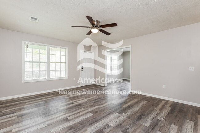 Photo - 175 E Bell St