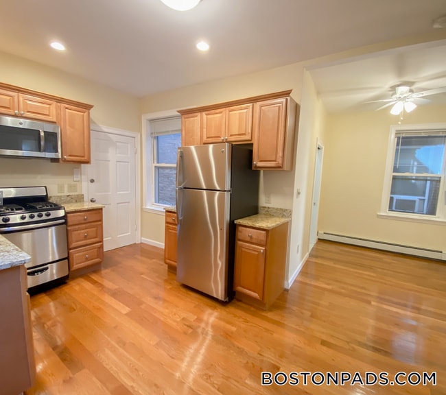Photo - 152 Salem St Unidad 4