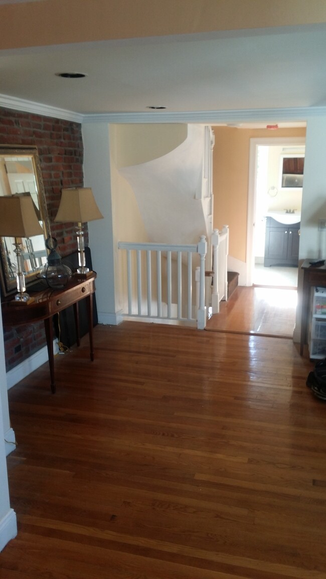 Photo - 4 Saint Martin St Apartment Unit 4