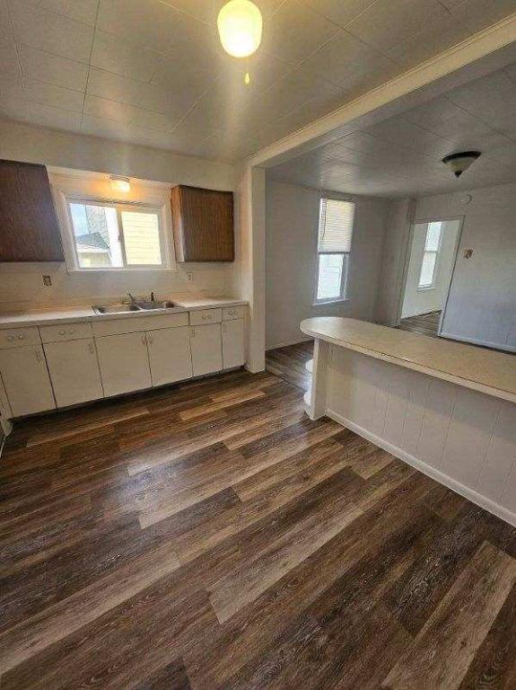 Building Photo - 6 E Morehead Ave Rental
