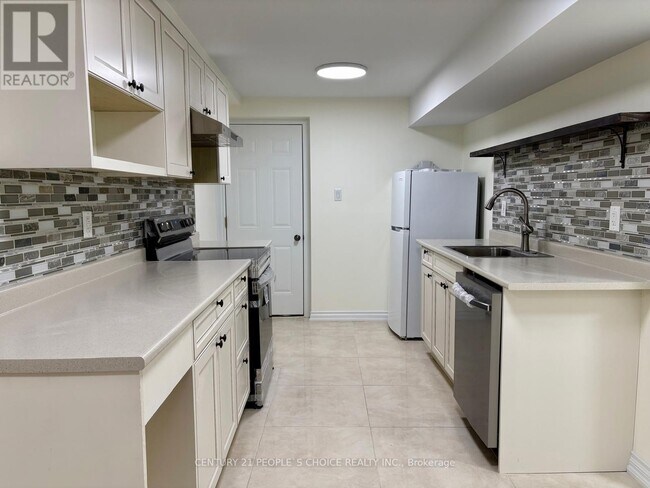 Photo - 24 Yardmaster Dr