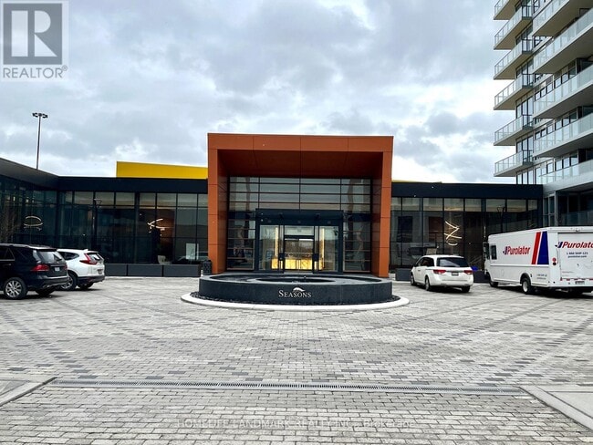 Photo - 95 McMahon Dr Unité 806