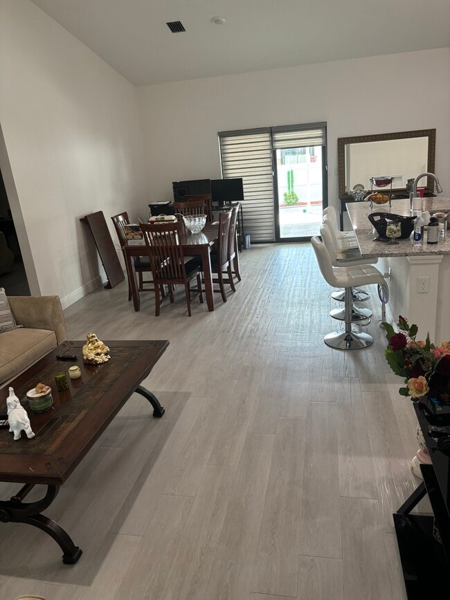 Photo - 8036 Oakleaf Cir