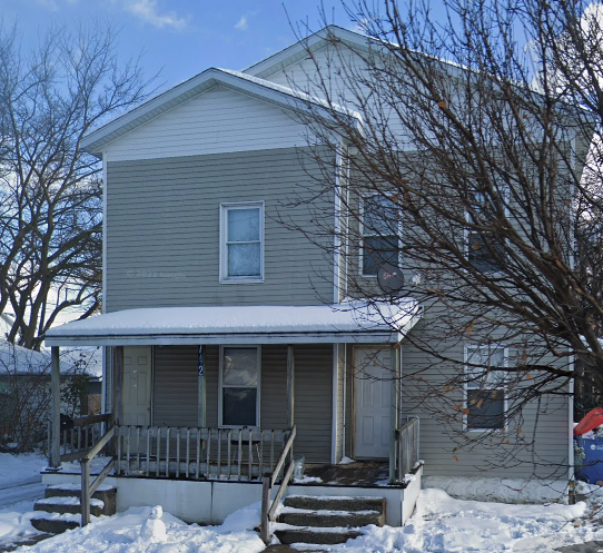 Building Photo - 2 Bedroom Main Floor Unit 1 Rental