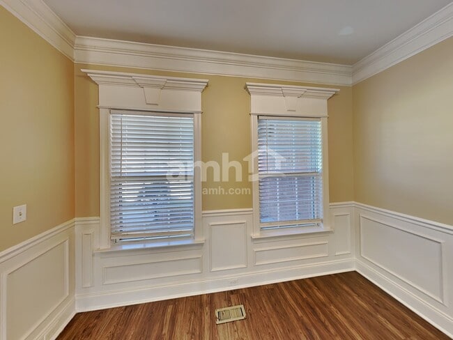 Photo - 636 Osborne Ln