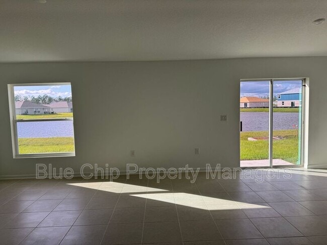 Photo - 2295 Green Valley St