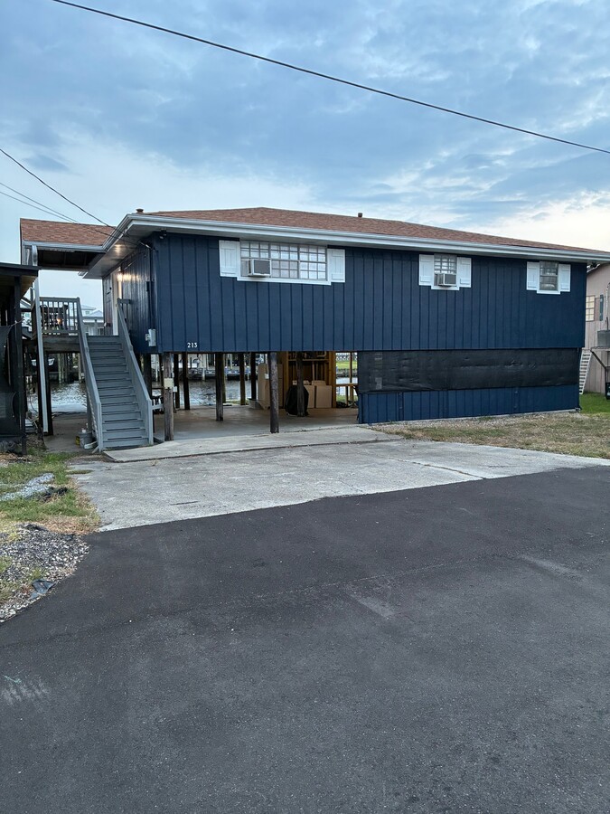 Photo - 213 Terry Dr