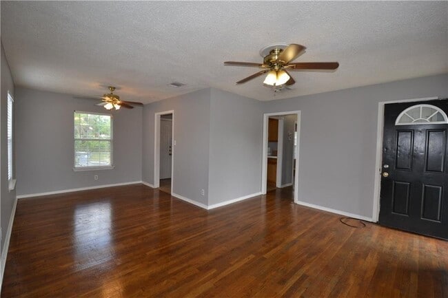 Photo - 4702 Wally Ave