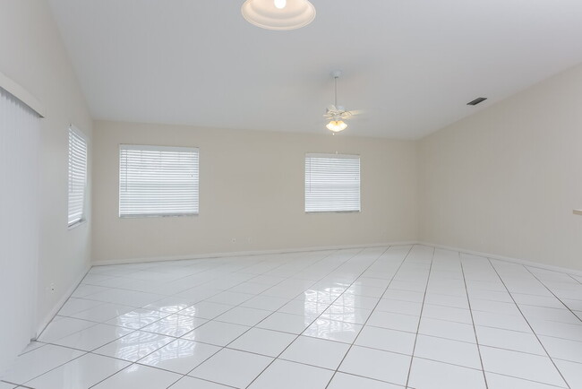 Photo - 1200 Columbine Pl