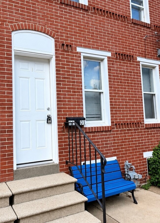 Building Photo - 1101 Elm St